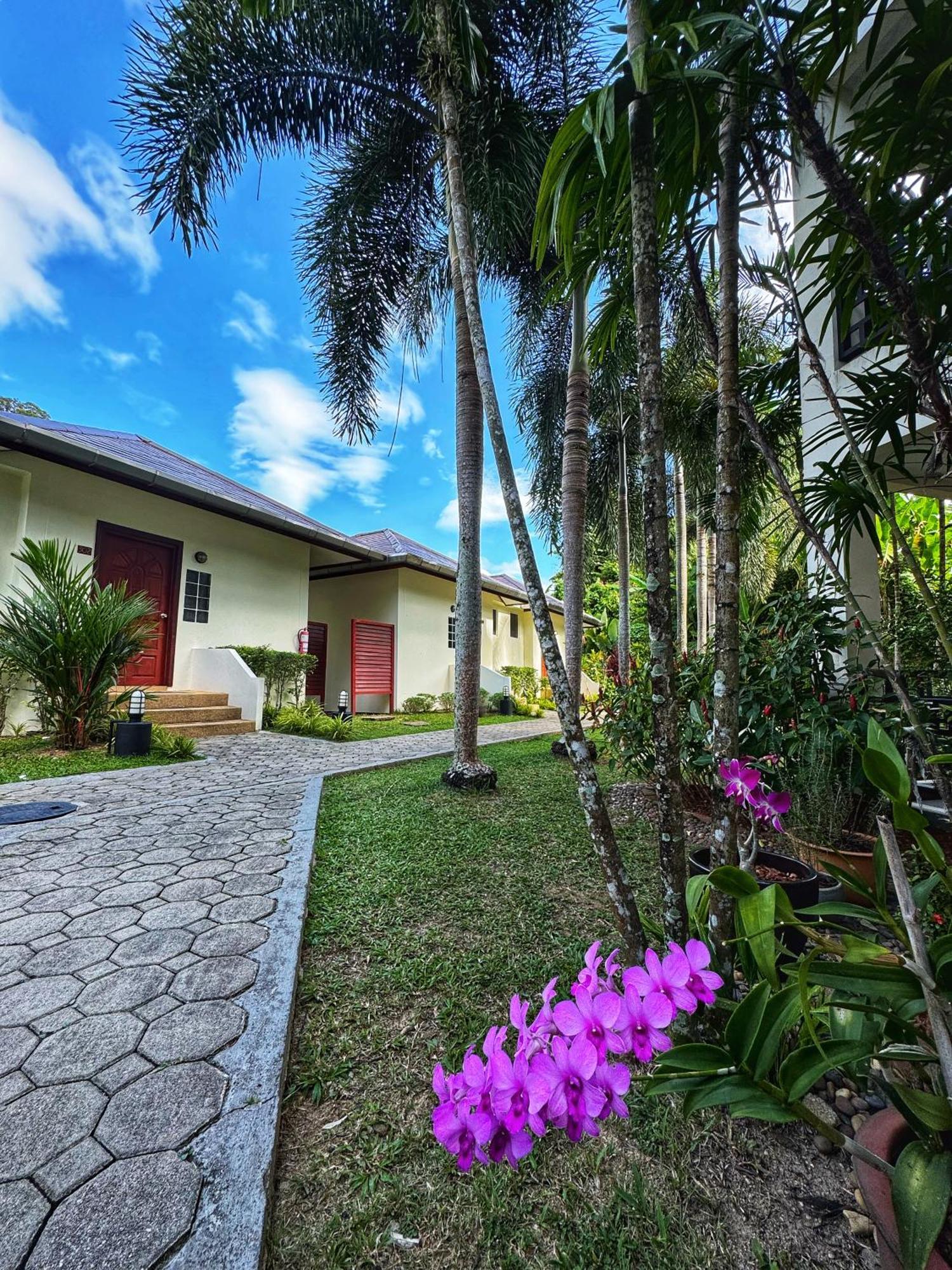 Serenity Lakeside Resort Kathu Exteriör bild